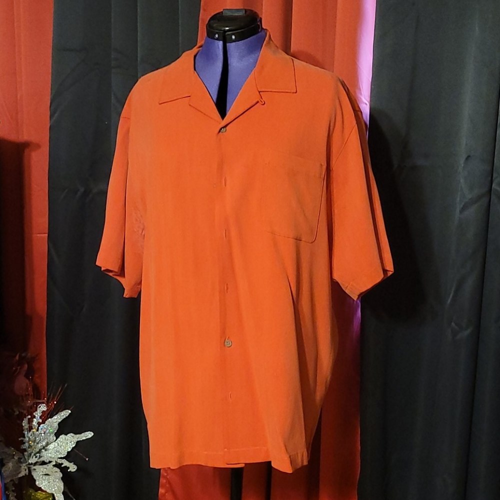 Tommy Bahama mens short sleeve silk shirt